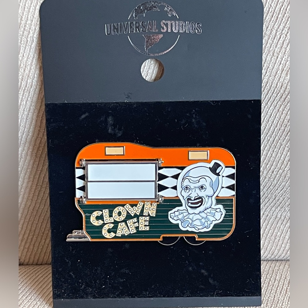 Halloween Horror Nights 2025 Terrifier Art Clown Cafe Jumbo Enamel Pin HHN NEW